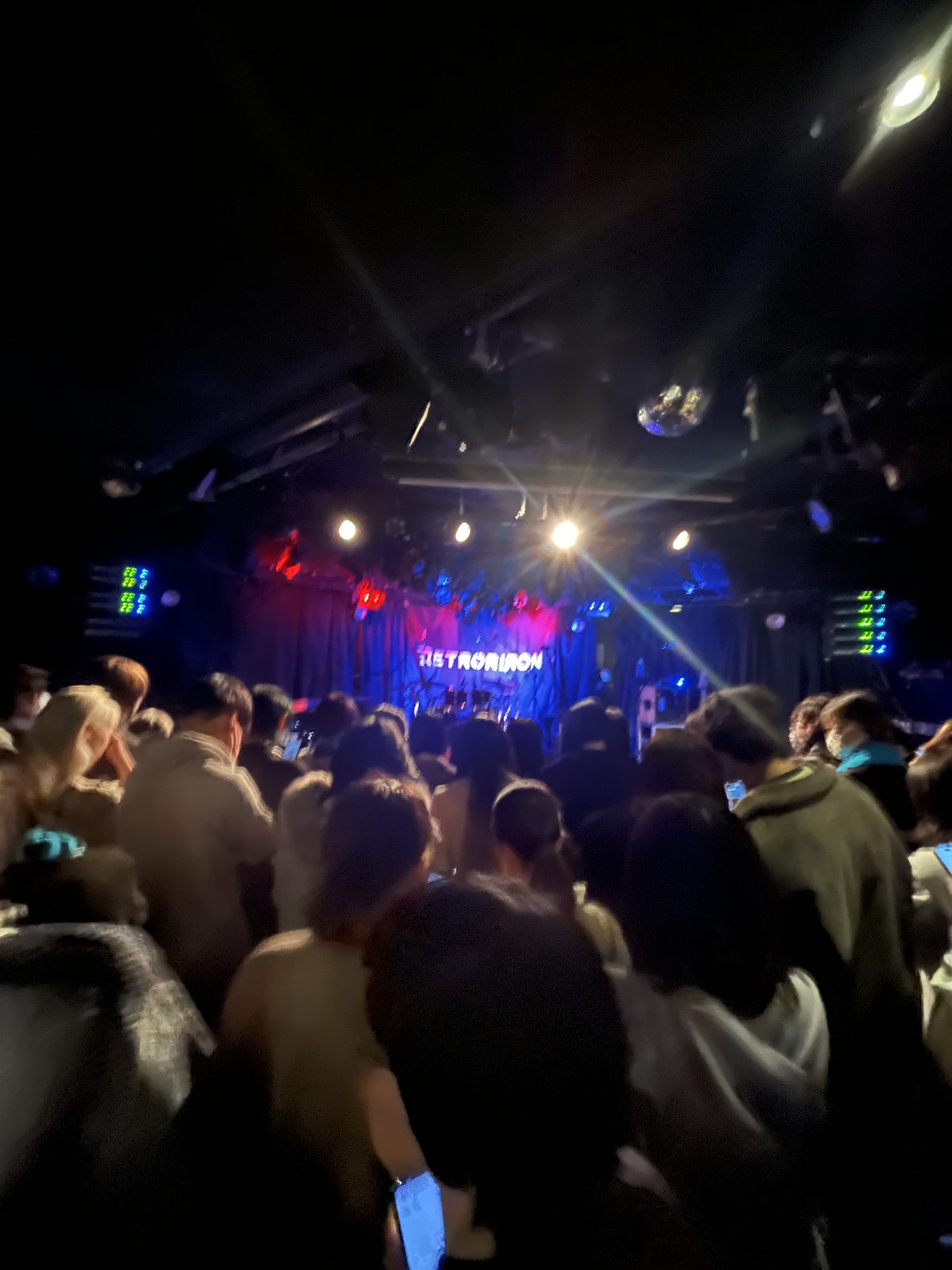 レトロリロン